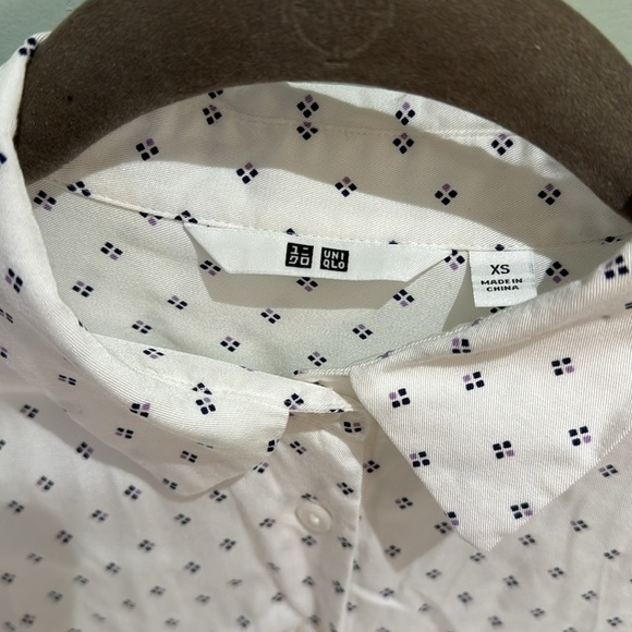 Uniqlo white button down top with purple geometric detail EUC - Picture 2 of 5